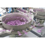 Fully automatic clothes peg clips assembly machine